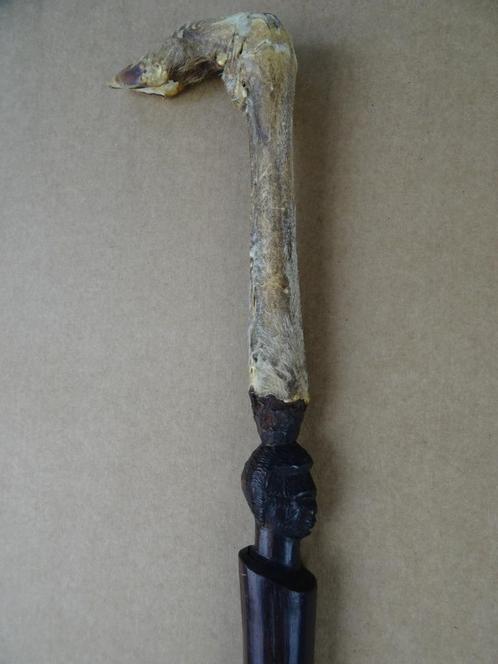 Curiosités ancien bâton de chasse ancien avec patte chèvre, Antiquités & Art, Antiquités | Autres Antiquités, Enlèvement ou Envoi