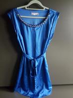 Robe en satin, Taille 38/40 (M), Au-dessus du genou, Enlèvement, Porté