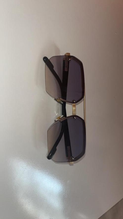 Luxe Goud-Zwarte Zonnebril, Handtassen en Accessoires, Zonnebrillen en Brillen | Dames, Nieuw, Zonnebril, Overige merken, Overige kleuren