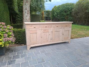 Dressoir uit massieve beuk. Geluchtgomd. beschikbaar voor biedingen