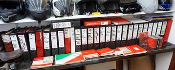 Ducati service manuals, owners manuals, training manuals beschikbaar voor biedingen