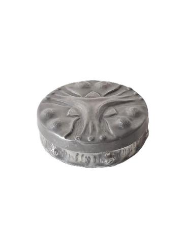 Chanal Art Nouveau/ Arts & Crafts ronde doos beschikbaar voor biedingen