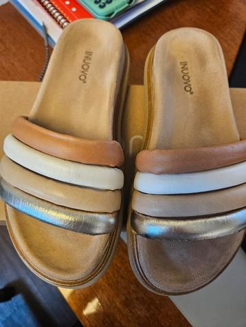 Inuovo nu-pieds beschikbaar voor biedingen
