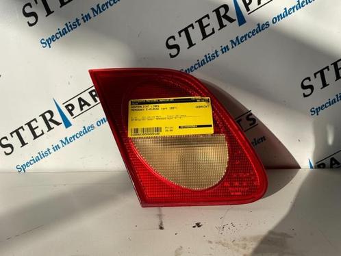 Achterlicht links van een Mercedes E-Klasse, Auto-onderdelen, Verlichting, Mercedes-Benz, Gebruikt, 3 maanden garantie, Ophalen of Verzenden