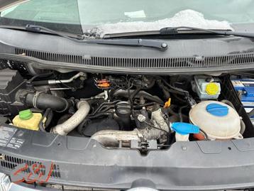 Motor van een Volkswagen Transporter beschikbaar voor biedingen