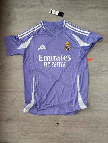 Tshirt real madrid beschikbaar voor biedingen