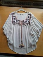 Losse blouse wit met sieraad. Maat 36., Ophalen, Wit, Zo goed als nieuw, Maat 36 (S)