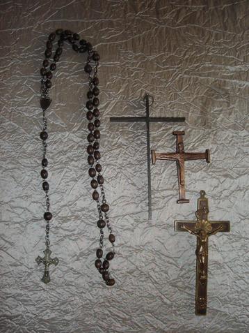 chapelet et 3 croix, Enlèvement