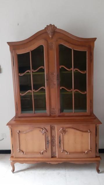Vitrinekast + Dressoir Queen Ann Stijl beschikbaar voor biedingen