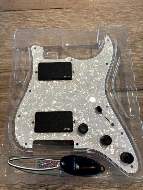 Pickguard Stratocaster KH 21 EMG81, Musique & Instruments, Instruments | Pièces, Neuf, Guitare électrique, Enlèvement ou Envoi