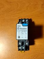Relaiszoeker 55.32.9.012.0040 12V DC 10A-250V, Ophalen, Gebruikt, Overige typen