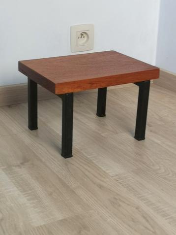 Vintage plantentafelrje  beschikbaar voor biedingen