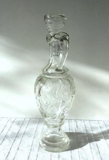 Vintage heldere glazen decanteerfles met glazen stop beschikbaar voor biedingen