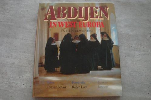 ABDIJEN IN WEST-EUROPA EN HUN BEWONERS, Boeken, Kunst en Cultuur | Beeldend, Gelezen, Ophalen of Verzenden