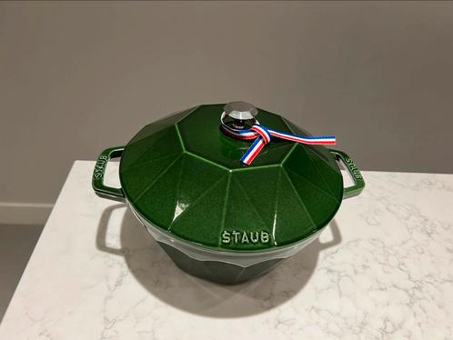 SALE: STAUB Diamonds are for ever…24 cm Basilicum, Huis en Inrichting, Keuken | Potten en Pannen, Nieuw, Koekenpan of Braadpan