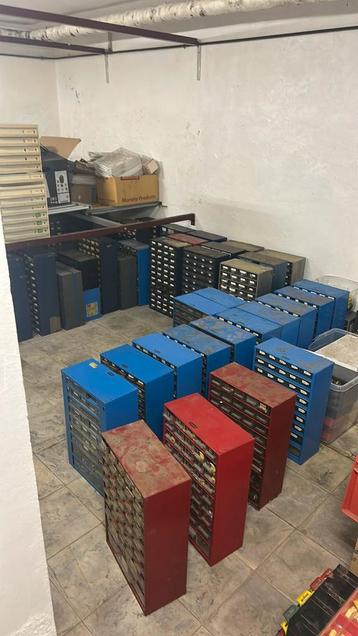 Sorteer bakjes leeg of gevuld. Zelf uit te kiezen.  beschikbaar voor biedingen