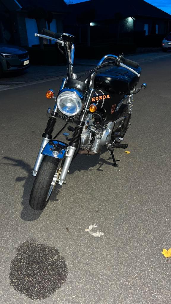 Dax 50cc skyteam, Fietsen en Brommers, Brommers | Honda, Zo goed als nieuw, Overige modellen, Klasse B (45 km/u), Ophalen