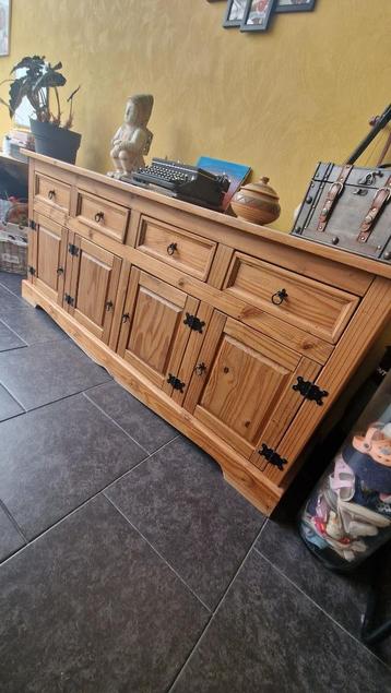 houten dressoir en bijpassende kast beschikbaar voor biedingen