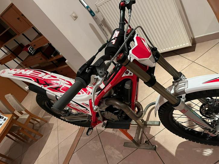 Gasgas txt 300 racing modele 2022, Motos, Accessoires | Autocollants, Enlèvement