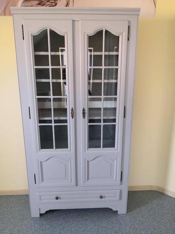 Meuble en chêne  beschikbaar voor biedingen