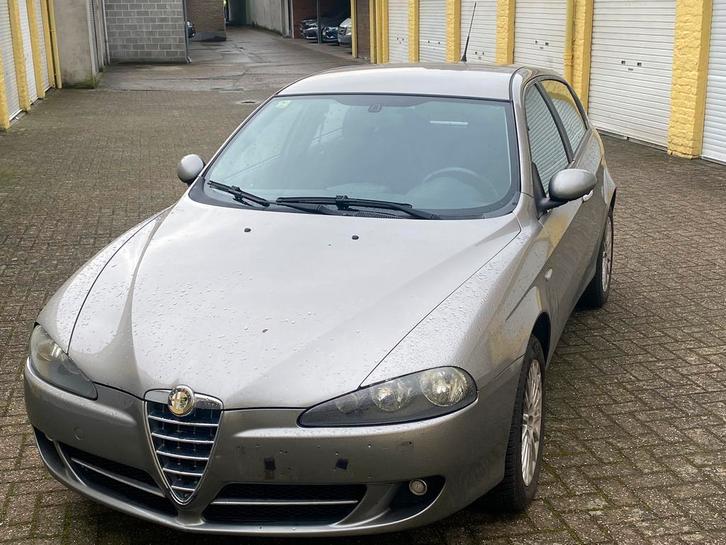 Alfa Roméo 147//diesel//2008///143000 km, Autos, Alfa Romeo, Entreprise, Diesel, Enlèvement