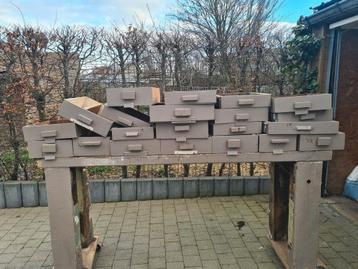 Lot oude schuiven, leuk om kistjes van te maken  beschikbaar voor biedingen