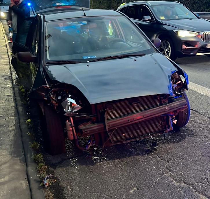 EXPORT OF ONDERDELEN, Auto diversen, Ongevalwagen, Ford, Handgeschakeld, Benzine, Ophalen