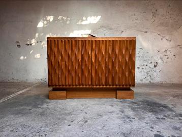Brutalist vintage design dressoir beschikbaar voor biedingen