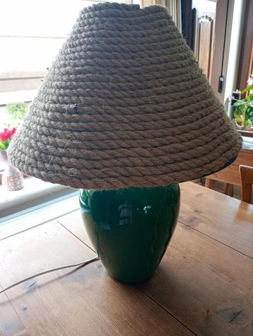 Lampe abat jour hauteur 58 cms. beschikbaar voor biedingen