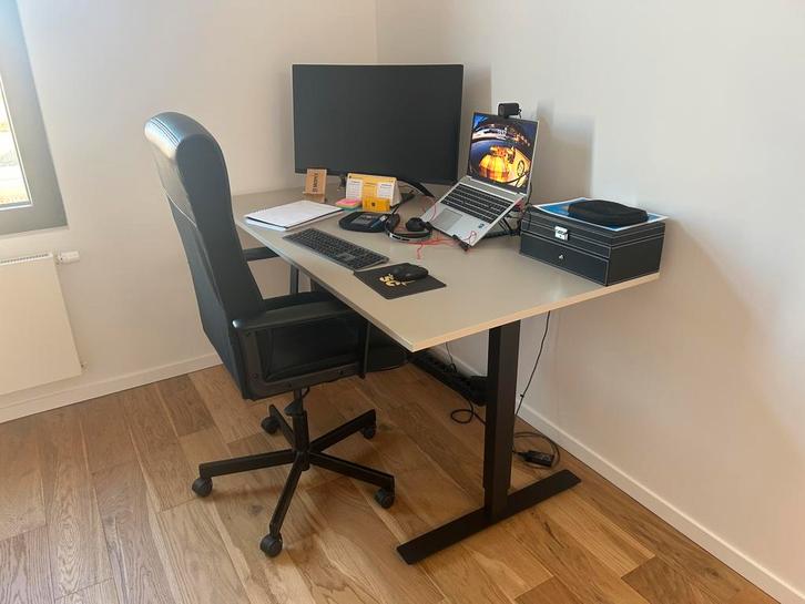 Smart Working Desk + bureaustoel – bijna nieuw, Huis en Inrichting, Bureaus, Zo goed als nieuw, Bureau, Ophalen