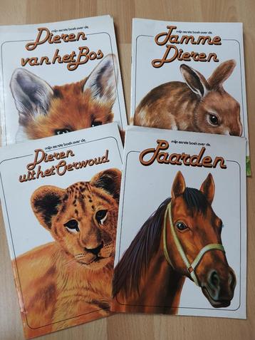 Dieren informatieboeken beschikbaar voor biedingen