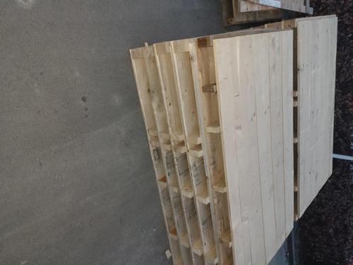 Paletten terras  tuinhuis dierenschutting, Tuin en Terras, Tuinhuizen, Zo goed als nieuw, Tuinhuis, Ophalen