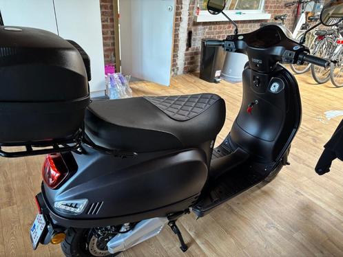 Elektrische Retro Vespa, Fietsen en Brommers, Scooters | Vespa, Zo goed als nieuw, Klasse B (45 km/u), Elektrisch, Ophalen
