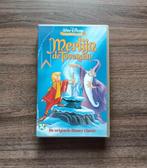 VHS - Merlijn De Tovenaar - Nederlands - Walt Disney - €2, Tekenfilms en Animatie, Alle leeftijden, Gebruikt, Ophalen of Verzenden