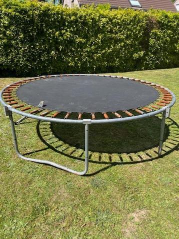 Trampoline à donner, Enlèvement, Utilisé