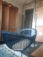 Rotan wieg geschilderd in blauw jaar 70' goede staat, Kinderen en Baby's, Ophalen, Gebruikt, Wieg