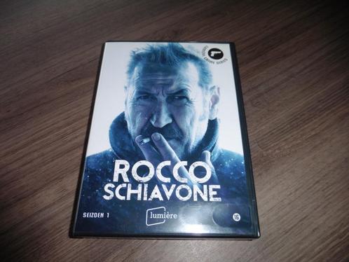 dvd CRIME SERIES - ROCCO SCHIAVONE  (gereserveerd), CD & DVD, DVD | TV & Séries télévisées, Enlèvement ou Envoi