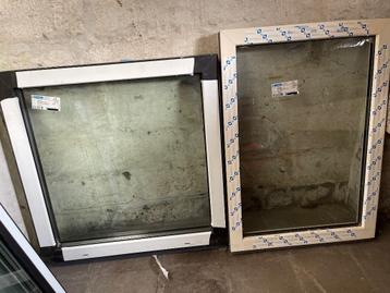 4 hoogwaardige kunststof raamkozijnen incl Hr++ Dubbelglas beschikbaar voor biedingen