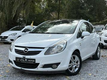 Opel corsa D / 2010 / Essence / 210.000 km / beschikbaar voor biedingen