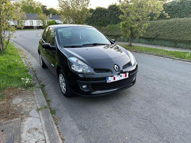 Renault clio ESSENCE  toit ouvrant- Ripcurl, Autos, Renault, Particulier, Clio, Toit ouvrant, Essence, 3 portes, Noir, Enlèvement