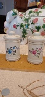 2  oude zeer mooie sierpotjes, Ophalen