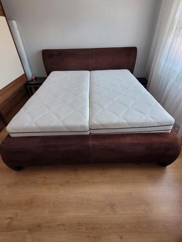 2 PERSOONS BED  beschikbaar voor biedingen