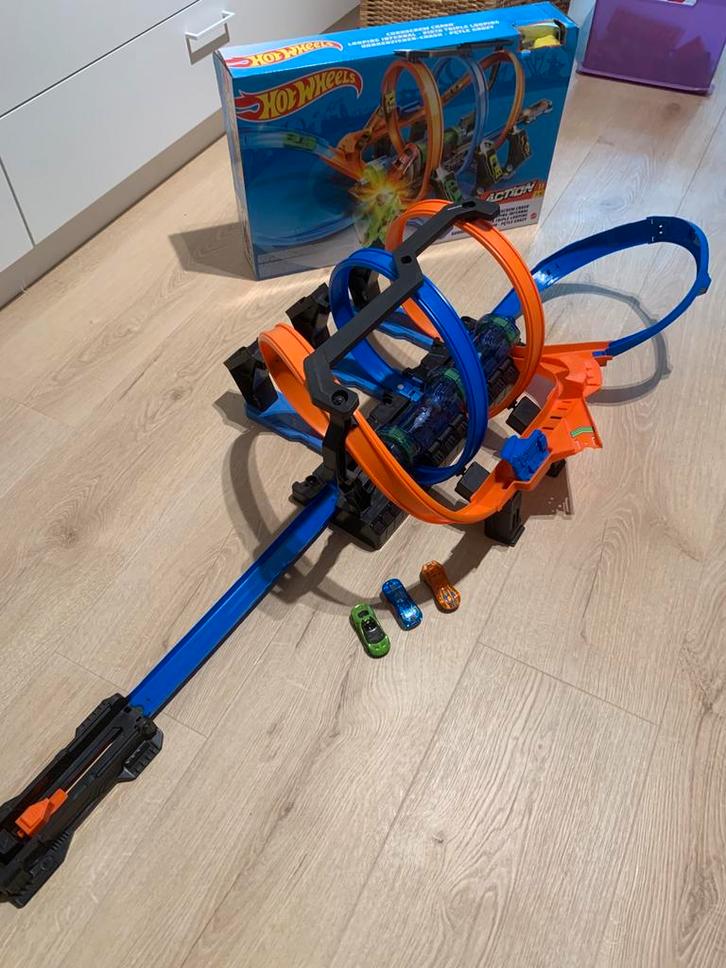 Hotwheels corkscrew crash.Compleet met auto’s en batterij., Kinderen en Baby's, Speelgoed | Racebanen, Hot Wheels, Ophalen