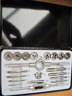 Tarauds métriques et écrous métalliques., Enlèvement ou Envoi, Neuf