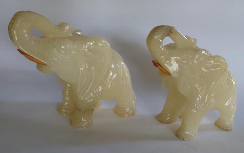 2 éléphants en albâtre (Herna), Antiquités & Art, Art | Sculptures & Bois, Enlèvement ou Envoi