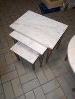 3 houten rechthoekige bijzettafeltjes met marmeren blad, Antiek en Kunst, Ophalen