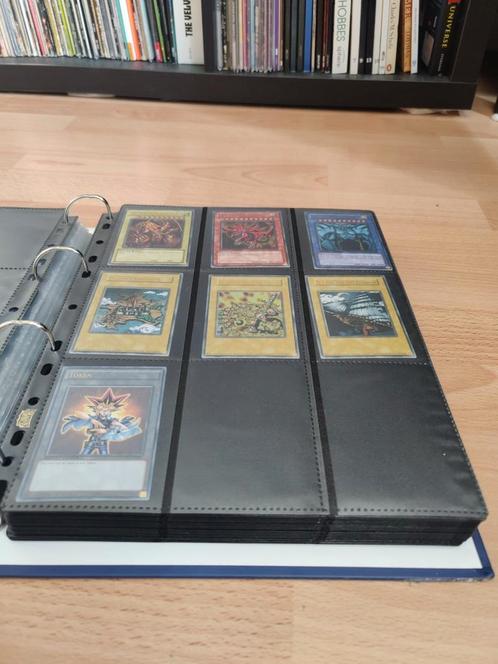 Yu-Gi-Oh! Collectie map + deck, Hobby en Vrije tijd, Verzamelkaartspellen | Overige, Gebruikt, Meerdere kaarten, Ophalen of Verzenden