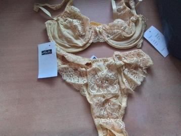 Geel bh setje nieuw beschikbaar voor biedingen