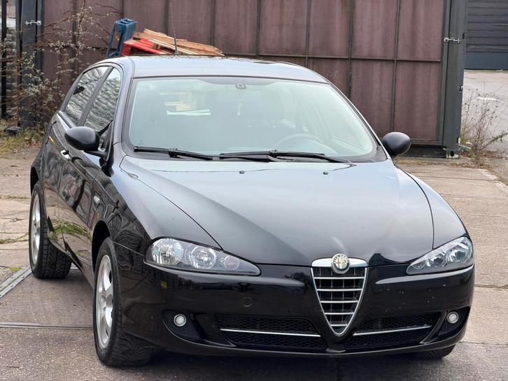 Alfa Romeo 147 1.6i TS Black Line / 1Main * 69 000 Km, Autos, Alfa Romeo, Entreprise, Achat, ABS, Airbags, Air conditionné, Alarme