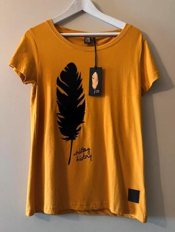 T-shirt Tomorrowland  beschikbaar voor biedingen